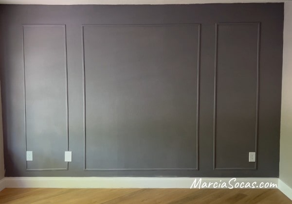 completed wall with picture frame molding