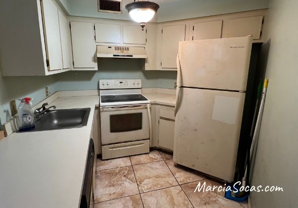 condo kitchen before renovation