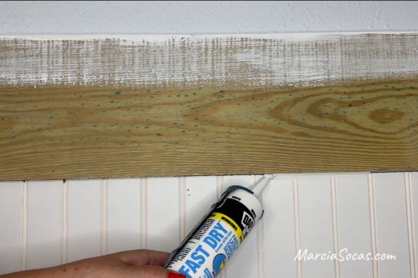 filling gap with caulk