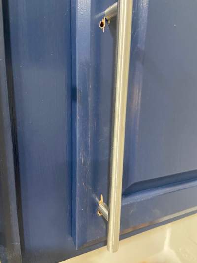 How to Fit Kitchen Door Handles