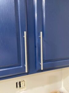 Mistakes to Avoid when You Install Kitchen Cabinet Pulls [free template]