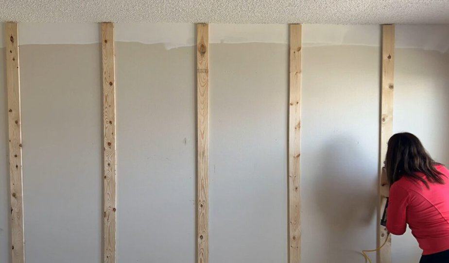 vertical battens on wall